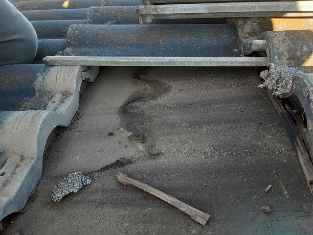 ルーフィングの亀裂